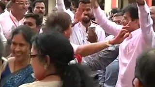 BMC Polls: Watch Kirit Somaiya dance to celebrate BJP's performance