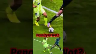 Dumfries kicks against Martin's leg! #barcelona #intermilan #ucl