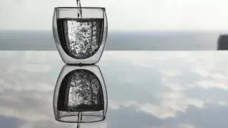 Kaj v kozarec?