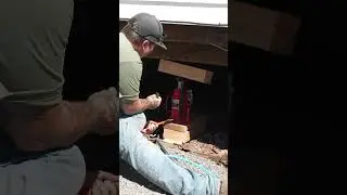 Using Jacks To LIFT My House! #diy