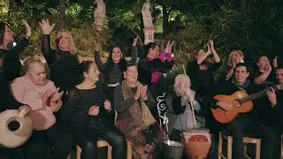 El Coro de la Abuela María - Ya Suena La Zambomba En Jerez (Videoclip Oficial)