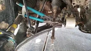 Removing a Stuck Nut from Inner Tie Rod / Seized Nut on Track Rod