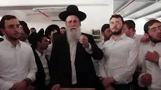 החשמל כבה! ואור התורה בקע, בני ישיבת רש
