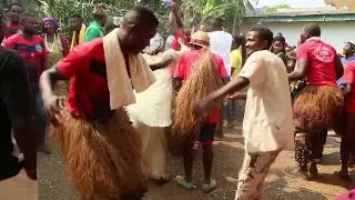 &Agrave; la d&eacute;couverte Du Cameroun Live. discover the lysaah dance, originally from western cameroon