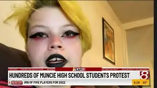 Hundreds of Muncie High School students protesting