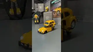 Robosen Bumbleebee at Transformers Battersea | Toynews | Tim Kay's Nerd Crate