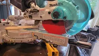 Makita 7 1/2 miter saw- XSL02