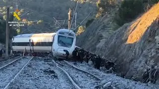 Colis&atilde;o entre trens deixa ao menos 39 mortos na Espanha | AFP