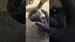 Helped a friend in flip-flops FORD kuga 4WD prop shaft bearing. transfer case