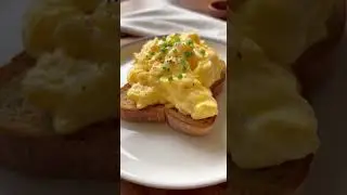 Extra Creamy Scrambled Eggs 🧀🍳 | Easy Recipe #breakfast #foodshorts #recipe