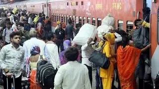 WAP-5❤️ Indian Railway 💞💞|| so beautiful entry || azimganj Bhagalpur pessenger train