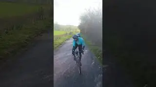 THE LOOK! #dropped #hillsprints #cyclingworkout #fitnessmotivation #bikelife #adventurecycling