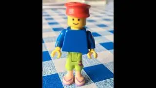 Все, что не так с мини-куклами LEGO за 45 секунд...