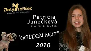 Патрисия Янечкова получает награду «Золотая нота» в 2010 году.