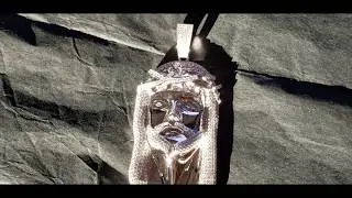 Harlembling fully iced out HUGE Jesus piece review shine test in natural sunlight☀️