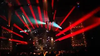 intro + 1st track Gunz For Hire @ Qlimax 2011