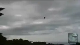 Ovni en forma de esfera metalica captado en California