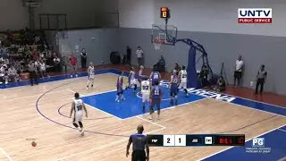 What a left-handed reverse layup! 👌