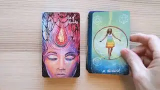 Light Seers Tarot is here! Unboxing and first look