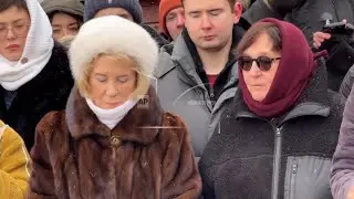 Mother of late Russian opposition leader speaks out on anniversary of son's death