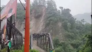 ब्रेकिंग:; रानीबाग के पास पहाड़ी से मलवा आने के बाद फिर बन्द हुआ भीमताल हल्द्वानी मोटर मार्ग