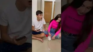 El conejo o yo?? F&Aacute;CIL #hermanos #humor