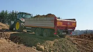 Erdtransport mit John Deere 6155R und 6530