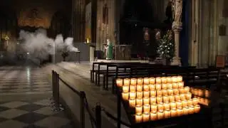Service at Cath&eacute;drale Notre Dame de Paris - Better resolution