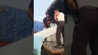 Hardworking 💪 fishing boats ice supplier 🥲🙏🥲#youtubeshorts #subscribe #youtube #shorts