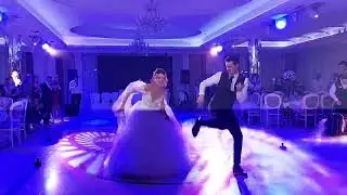 Acest dans exploziv a uimiti pe toti cei prezenti la nunta!