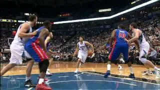 Rubio pump fakes, goes around the back & scores!
