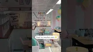 Classroom decor just makes us happy! We are still obsessed with this 1st grade room!
