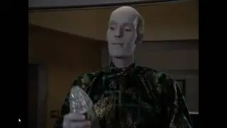 StarTrekTNG S 2 Ep 19 Mr Homm is thirsty!
