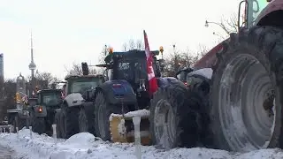 Protesters arrive at Queen's Park ahead of Saturday's planned convoy protest