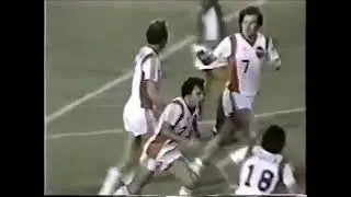 Amazing assist Johan Cruyff at LA Aztecs - Seattle Sounders 7-1 (7 August 1979)