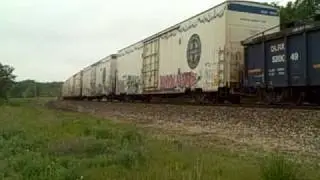 BNSF 4811 East - Great Locomotive Lashup and Horn