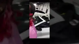 Suace walka/trolling with a credit card on his forehead.makes fun of liluzivert