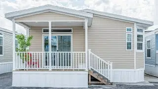Absolutely Gorgeous Palm Bay 6067 Park Model RV