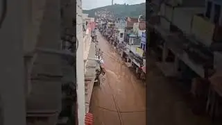 Extreme flooding earlier this morning in #Bundi, Hadoti region of #Rajasthan state, #India 🇮🇳
