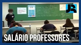 Bolsonaro assina portaria que aumenta piso salarial de professores da educa&ccedil;&atilde;o b&aacute;sica