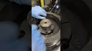 removing a taperlock belt pulley #machinist #machineshop #machine #asmr #milwaukee #taperlock