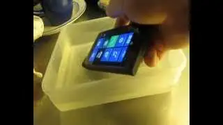 Test 2 Nokia Lumia 800 in water