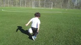 Ahmad Zamani playing football ten years ago latv24 احمد زماني فوټبال کوي