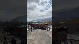 Traffic jam in Jammu Srinagar Highway #nh44 #kashmir  #qazigund #india