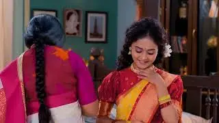 Puber Moyna - ময়না কে ভালোবেসে গয়না পড়িয়ে দিলো তার বড়ো মা!