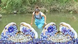 😲😲 From Mud to Millions: Girl&rsquo;s Shocking Find in Giant Clam Changes Her Life Overnight!
