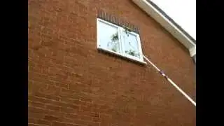 Window cleaning tips - Wagtail Flipper and narrow allyway usage
