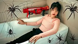 Pink Girl Nerf War: Magician Fighting Zombies Spider & Ms.Tranbi Nerf Guns Against Group Criminals