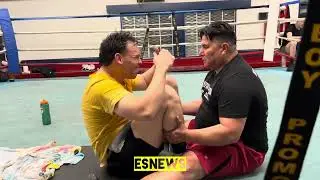 JULIO CESAR CHAVEZ SR WORKING WITH JULIO 4 YEAR OLD SON ON HIS BOXING SKILLS - ESNEWS BOXING