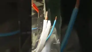 Jump starting a van off a drill battery! 🔋 ☠️ 🚘 #topelectrician #electrician #sparky #van #trades